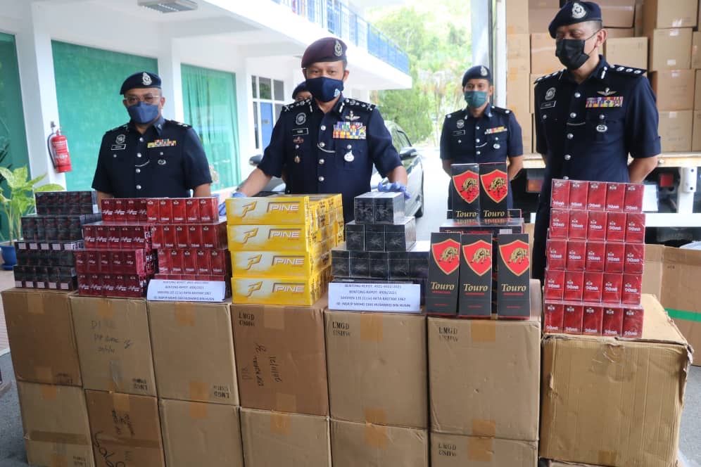 Polis pintas rokok seludup RM3.3 juta di Karak
